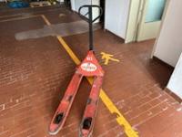 Carvens Pallet Truck 